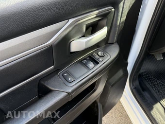 2019 Ram 3500 Cab Chassis Tradesman Regular Cab DRW - miniatura 29