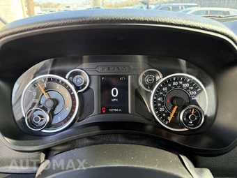 2019 Ram 3500 Cab Chassis Tradesman Regular Cab DRW - miniatura 32