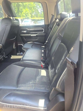 2019 Ram 3500 Laramie Crew Cab Long Bed - miniatura 13