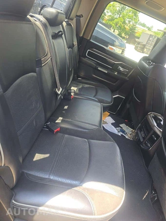 2019 Ram 3500 Laramie Crew Cab Long Bed - miniatura 16