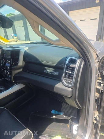 2019 Ram 3500 Laramie Crew Cab Long Bed - miniatura 19