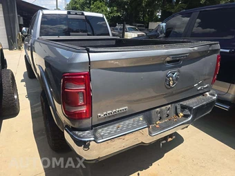 2019 Ram 3500 Laramie Crew Cab Long Bed - miniatura 2