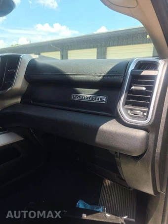 2019 Ram 3500 Laramie Crew Cab Long Bed - miniatura 23