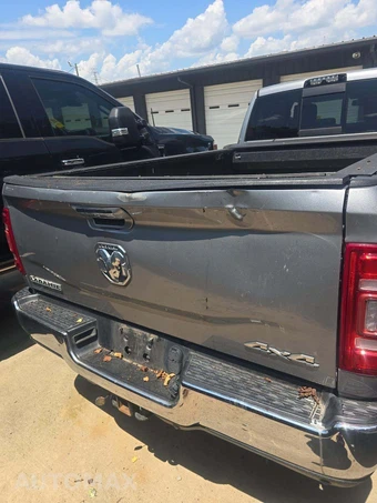 2019 Ram 3500 Laramie Crew Cab Long Bed - miniatura 26