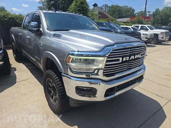 2019 Ram 3500 Laramie Crew Cab Long Bed - miniatura 4