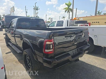 2019 Ram 3500 Laramie Crew Cab Long Bed - miniatura 2