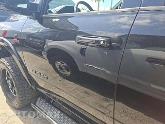 2019 Ram 3500 Laramie Crew Cab Long Bed - miniatura 22