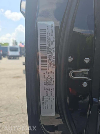 2019 Ram 3500 Laramie Crew Cab Long Bed - miniatura 5