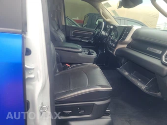 2019 Ram 3500 Laramie Crew Cab Long Bed – miniatura 8