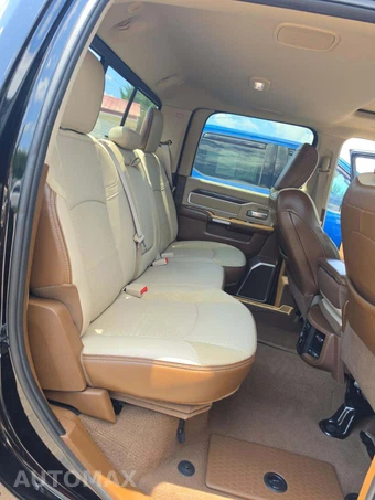 2019 Ram 3500 Laramie Crew Cab Long Bed DRW - miniatura 16
