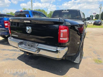 2019 Ram 3500 Laramie Crew Cab Long Bed DRW - miniatura 3