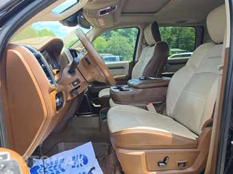 2019 Ram 3500 Laramie Crew Cab Long Bed DRW - miniatura 6