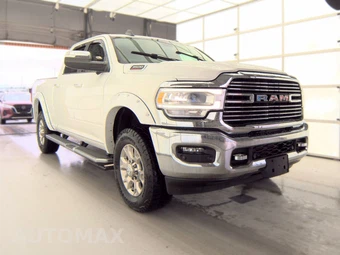 2019 Ram 3500 Laramie Crew Cab Medium Bed - miniatura 3