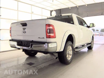 2019 Ram 3500 Laramie Crew Cab Medium Bed - miniatura 4