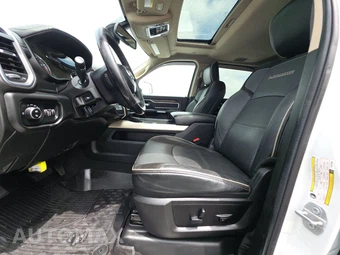 2019 Ram 3500 Laramie Crew Cab Medium Bed - miniatura 7