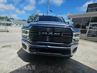 2019 Ram 3500 Laramie Extended Crew Cab Medium Bed – miniatura 2