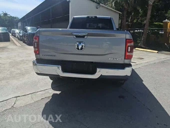 2019 Ram 3500 Laramie Extended Crew Cab Medium Bed – miniatura 4