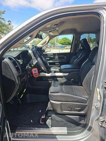 2019 Ram 3500 Laramie Extended Crew Cab Medium Bed – miniatura 7