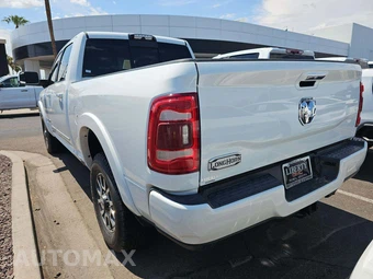 2019 Ram 3500 Laramie Longhorn Crew Cab Medium Bed - miniatura 2