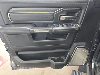2019 Ram 3500 Limited Extended Crew Cab Medium Bed DRW - miniatura 9