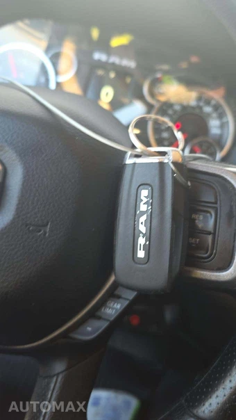 2019 Ram 3500 Tradesman Crew Cab Long Bed DRW – miniatura 18