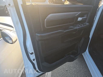 2019 Ram 3500 Tradesman Crew Cab Long Bed DRW – miniatura 9