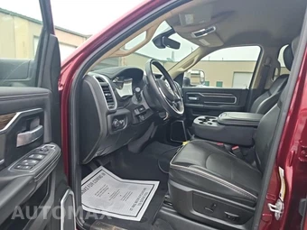 2019 Ram 5500 Cab Chassis Laramie Crew Cab DRW – miniatura 13