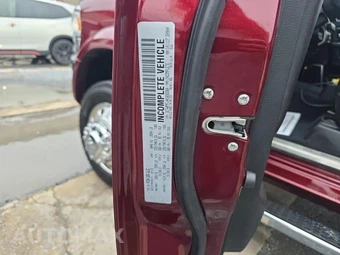 2019 Ram 5500 Cab Chassis Laramie Crew Cab DRW – miniatura 17