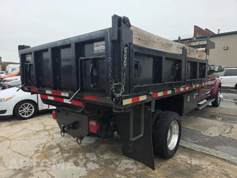 2019 Ram 5500 Cab Chassis Laramie Crew Cab DRW – miniatura 4