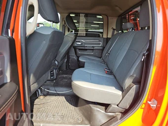 2019 Ram 5500 Cab Chassis SLT Crew Cab DRW - miniatura 13