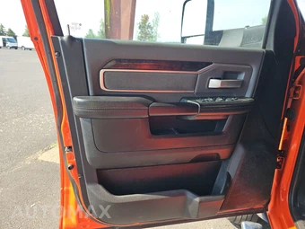 2019 Ram 5500 Cab Chassis SLT Crew Cab DRW - miniatura 9