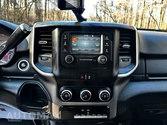 2019 Ram 5500 Cab Chassis SLT Regular Cab DRW - miniatura 31