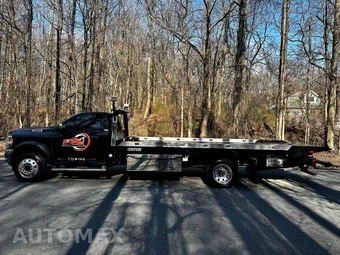 2019 Ram 5500 Cab Chassis SLT Regular Cab DRW - miniatura 4