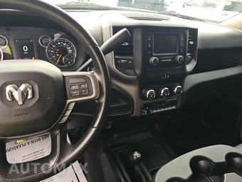 2019 Ram 5500 Cab Chassis Tradesman Crew Cab DRW – miniatura 11
