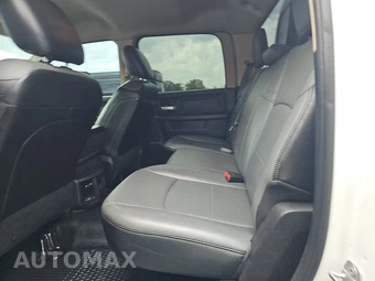 2019 Ram 5500 Cab Chassis Tradesman Crew Cab DRW – miniatura 13