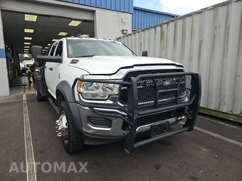 2019 Ram 5500 Cab Chassis Tradesman Crew Cab DRW – miniatura 3