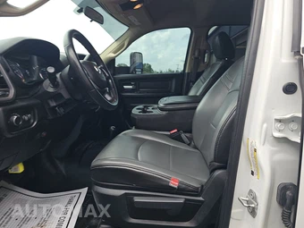 2019 Ram 5500 Cab Chassis Tradesman Crew Cab DRW – miniatura 7