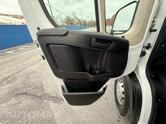 2019 Ram ProMaster 3500 Cutaway - miniatura 12