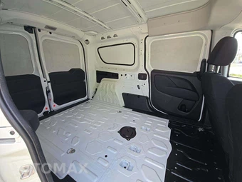 2019 Ram ProMaster City Cargo Van Tradesman 122.4" WB - miniatura 13