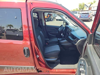 2019 Ram ProMaster City Wagon SLT Minivan 122.4" WB - miniatura 15