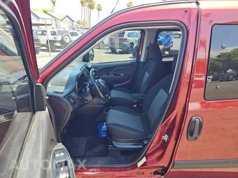 2019 Ram ProMaster City Wagon SLT Minivan 122.4" WB - miniatura 3
