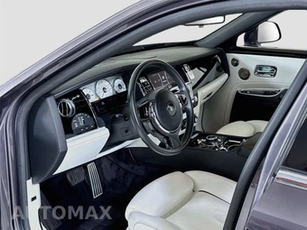 2019 Rolls-Royce Ghost – miniatura 15