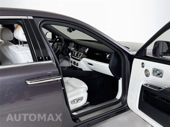 2019 Rolls-Royce Ghost – miniatura 34