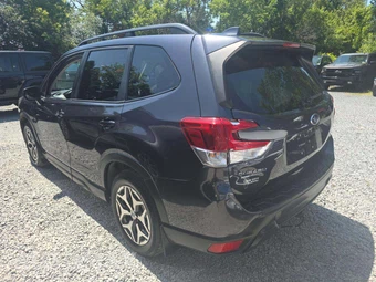 2019 Subaru Forester Premium - miniatura 2