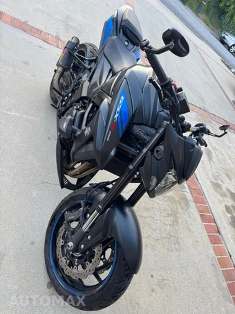 2019 Suzuki GSX-S750 – miniatura 7