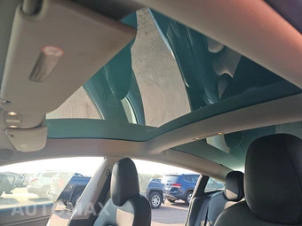 2019 Tesla Model 3 Long Range - miniatura 17