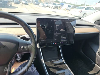 2019 Tesla Model 3 Long Range – miniatura 11