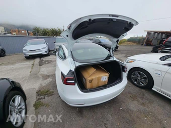 2019 Tesla Model 3 Mid Range – miniatura 14