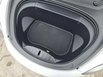 2019 Tesla Model 3 Mid Range – miniatura 15