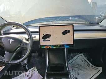 2019 Tesla Model 3 Standard Range Plus – miniatura 11